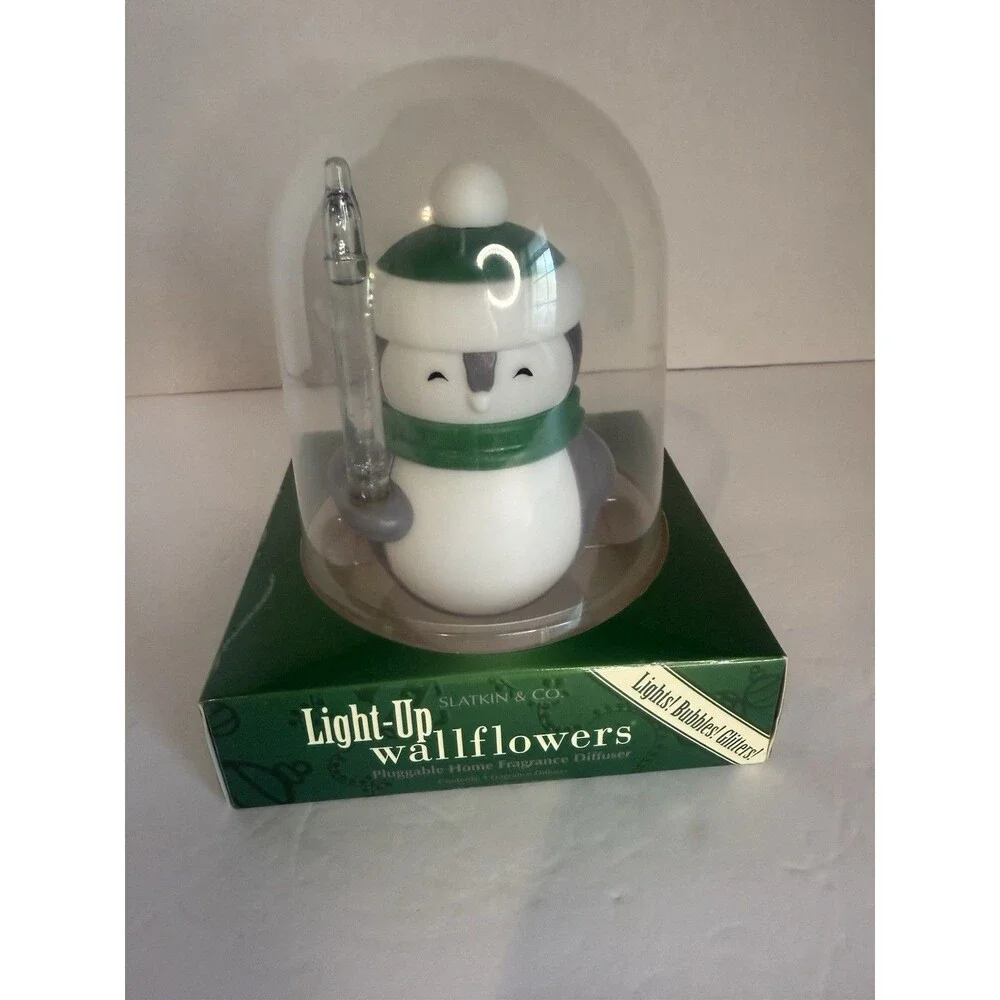 Slatkin & Co. Light-Up Plug-in Diffuser Holiday Christmas Green White Penguin